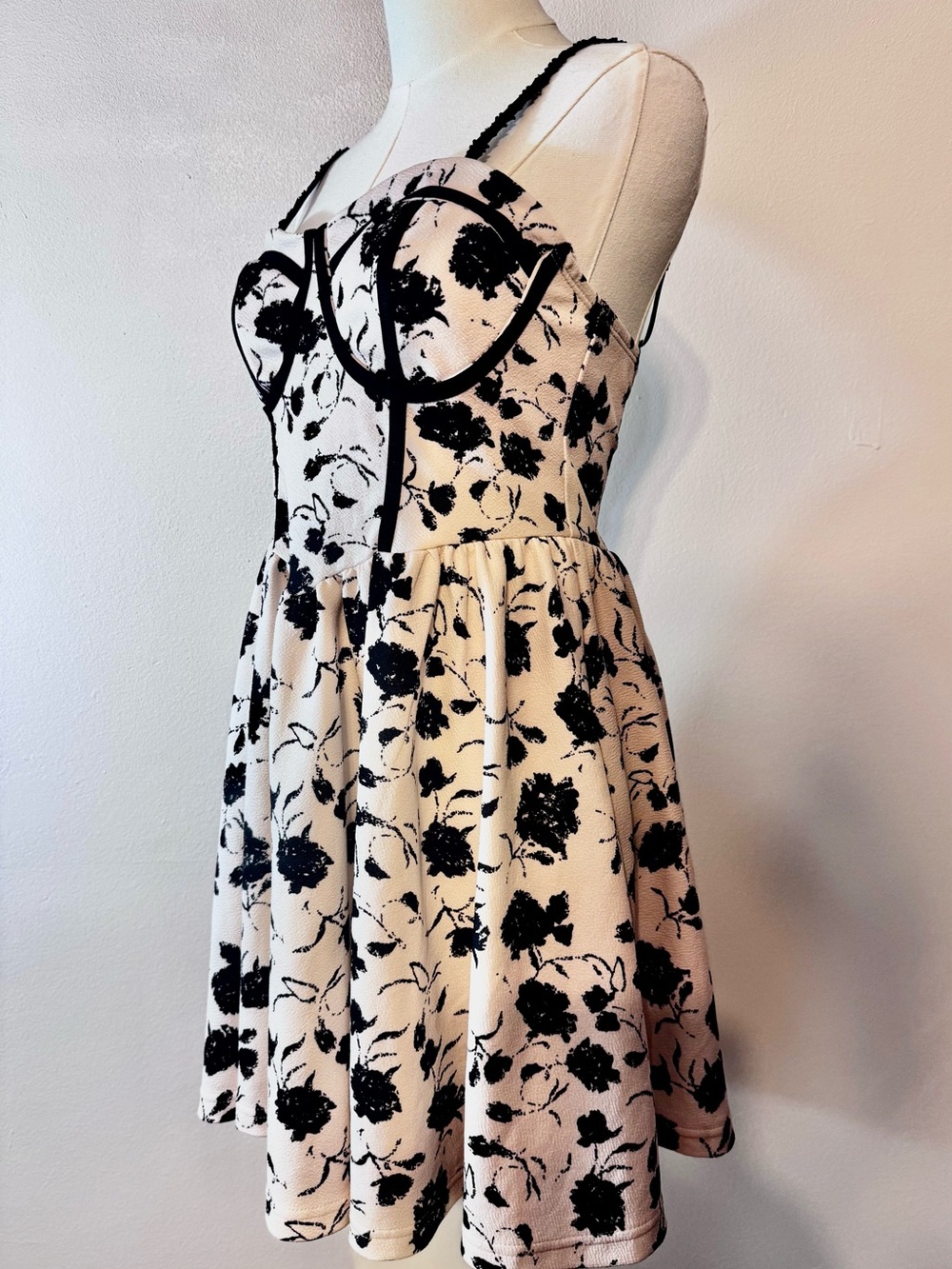 Ivory Black Floral Corset Bustier Fit & Flare Skater Dress - Picture 2 of 6